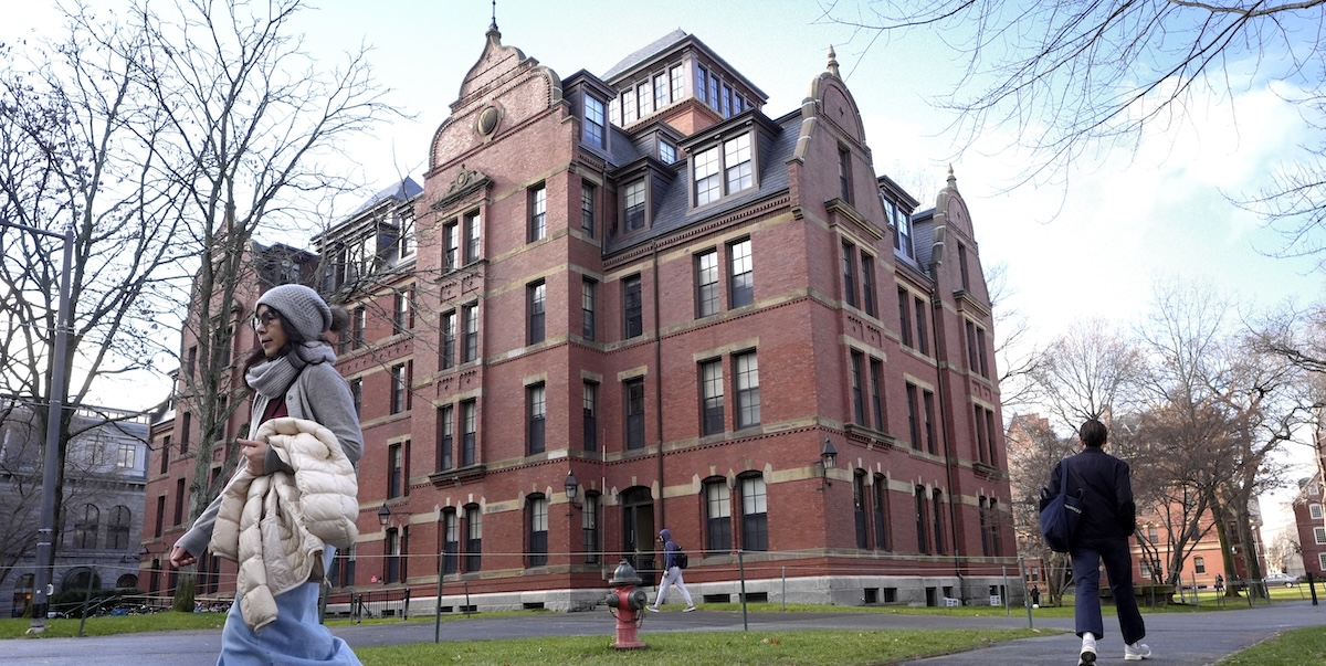 La vendetta di Trump su Harvard: stop agli studenti internazionali